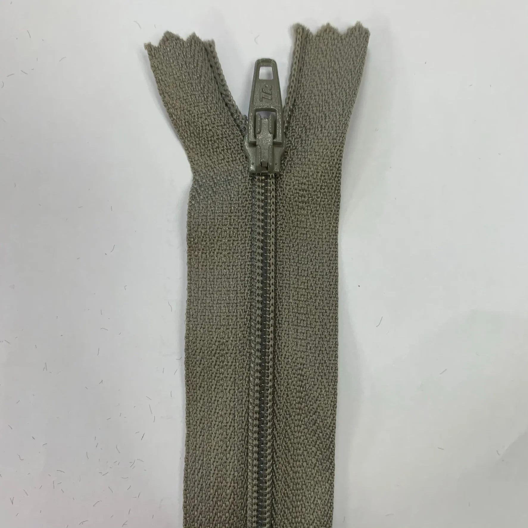 20" / 50cm Nylon Zip  - Select Colour New