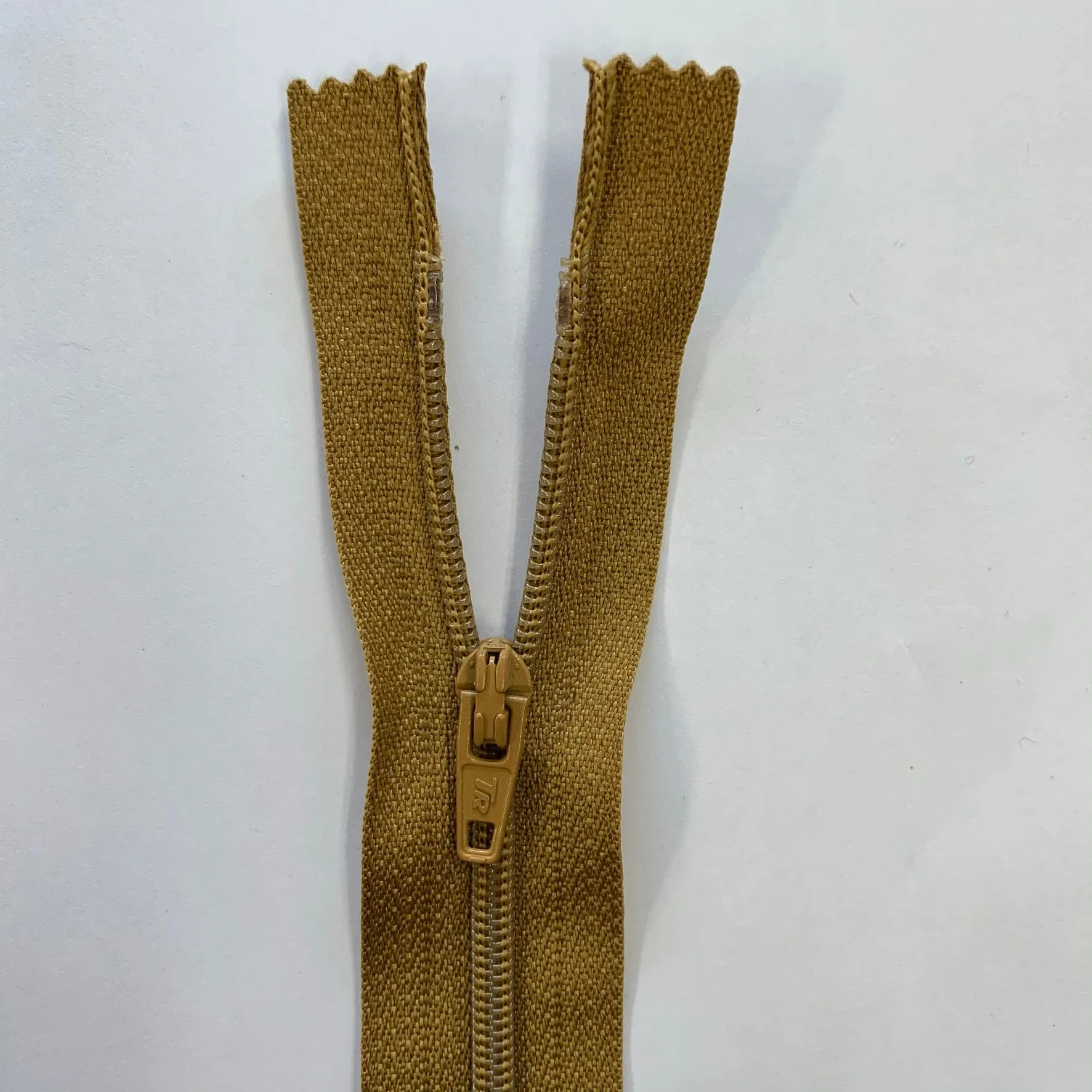 7" / 18cm Nylon Zip  - Select Colour