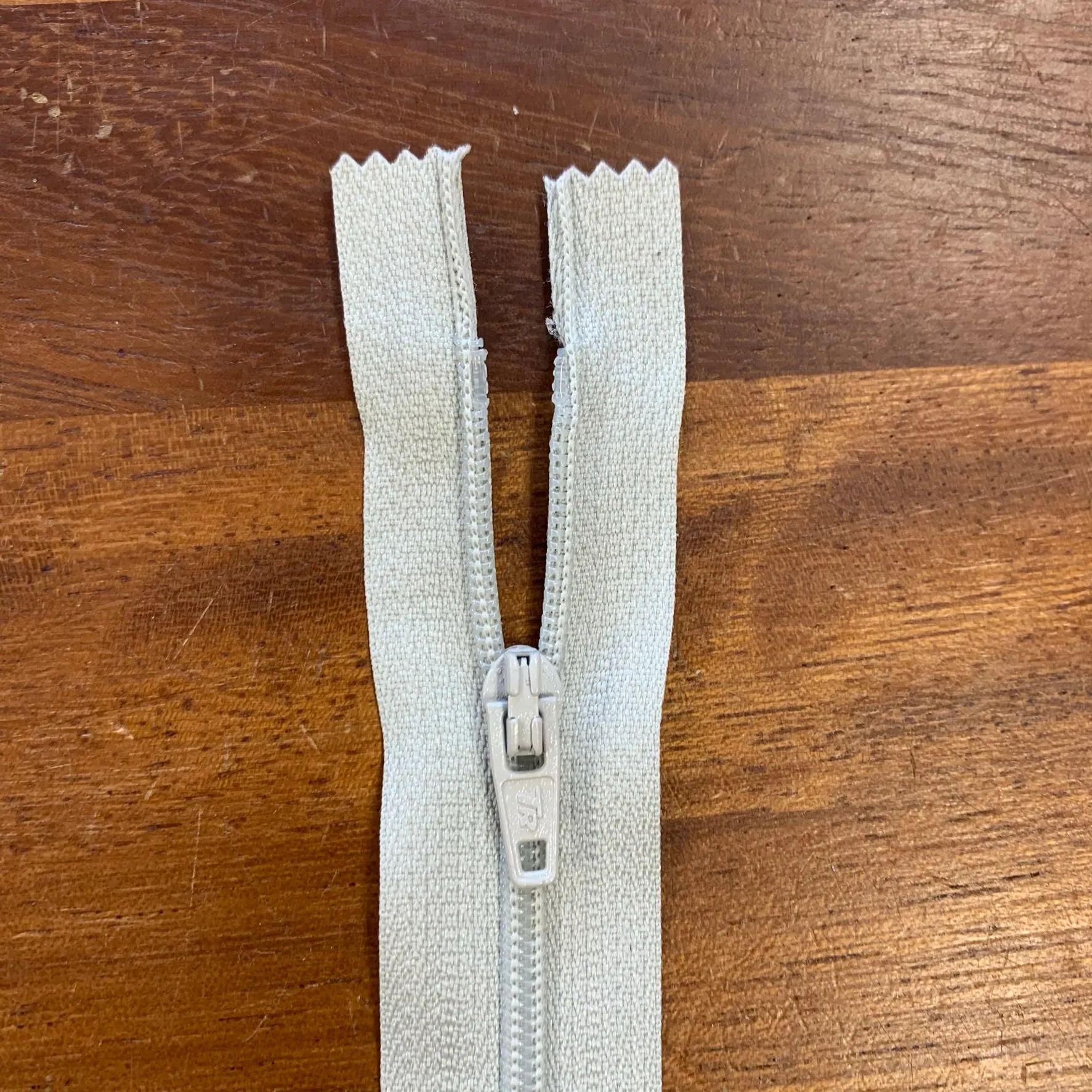 8" / 20cm Nylon Zip  - Select Colour