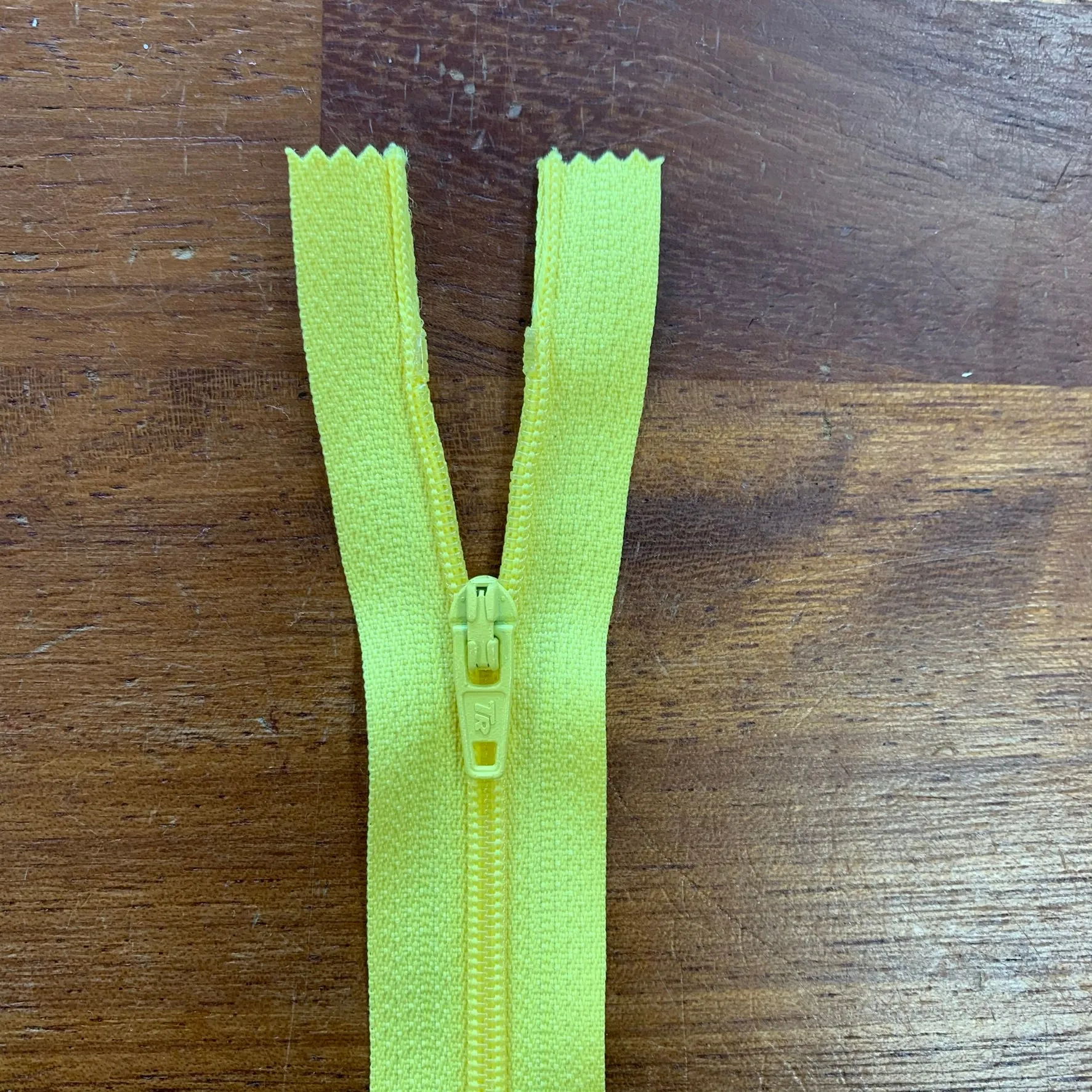 8" / 20cm Nylon Zip  - Select Colour