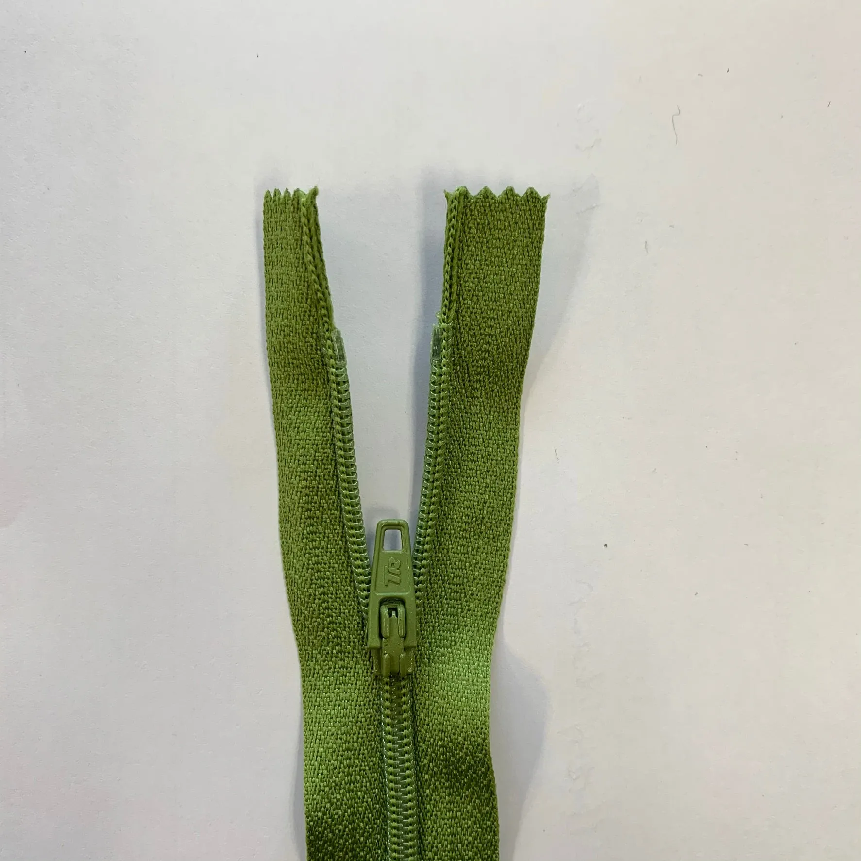 8" / 20cm Nylon Zip  - Select Colour