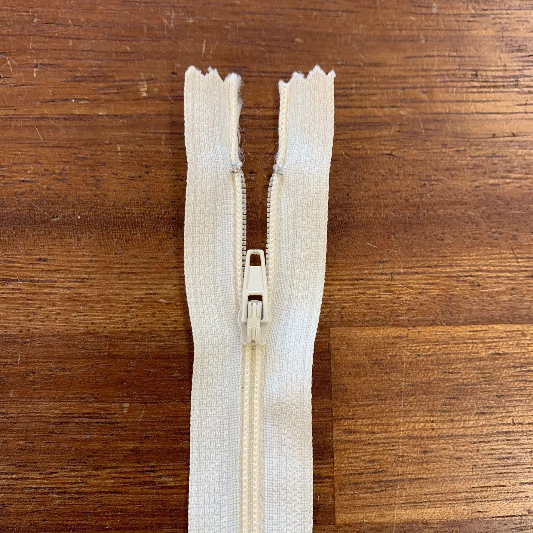 8" / 20cm Nylon Zip  - Select Colour