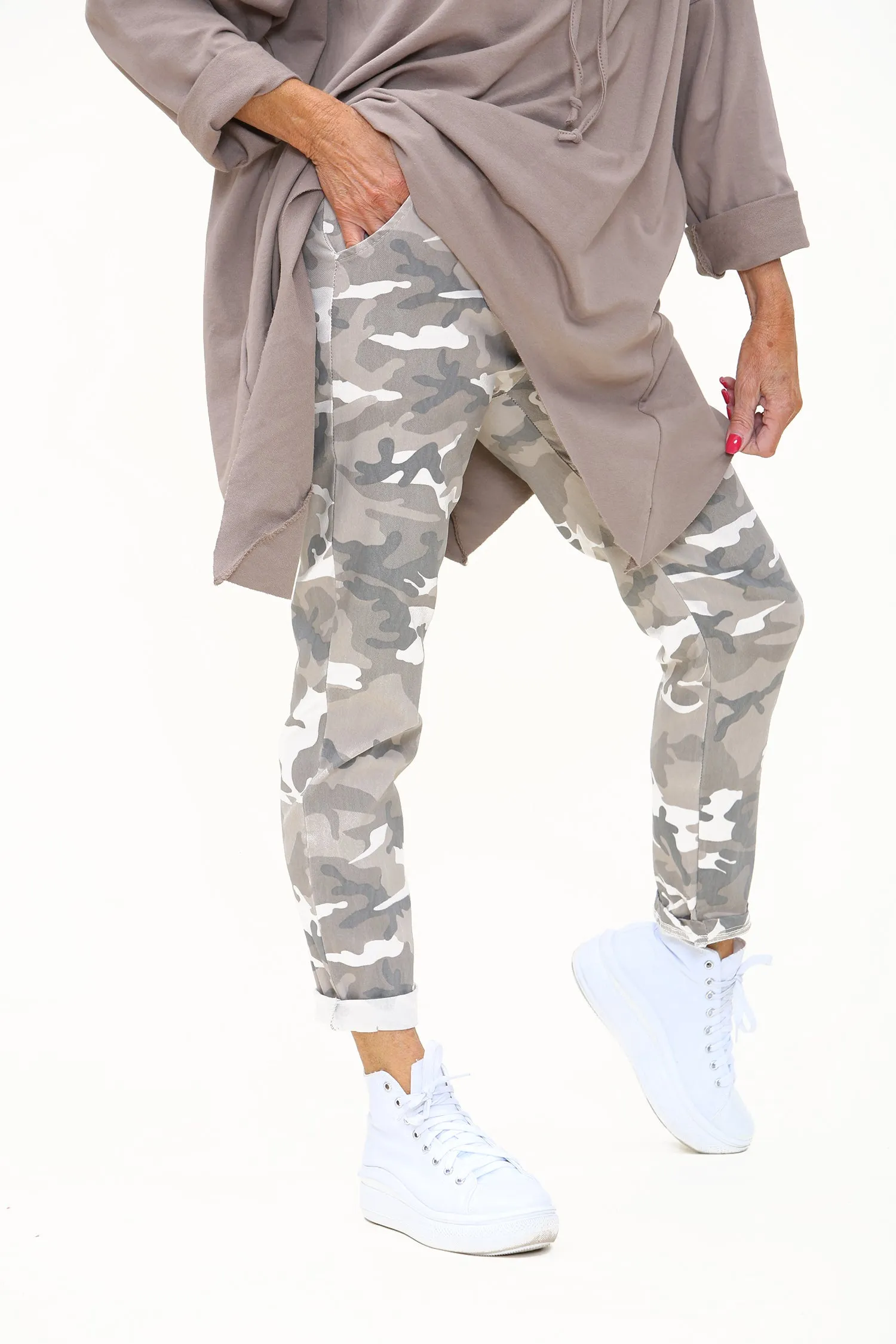 Army Magic Trousers  In Beige with Khaki /