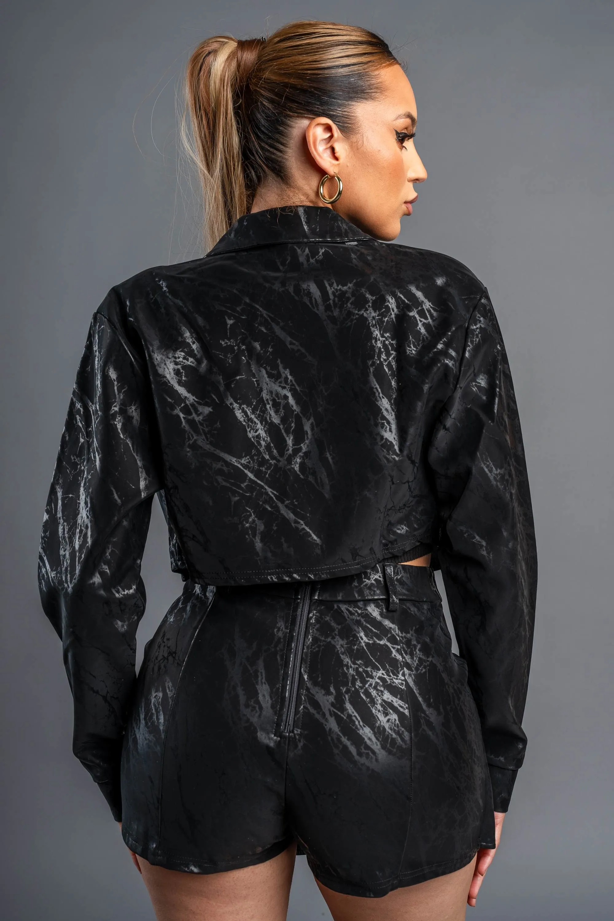 CHIC MARBLE PLEATHER CROPPED JACKET & SKORT SETS