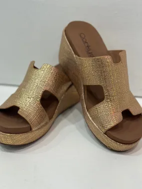 Corky's Puckered Up Wedges - Gold Raffia