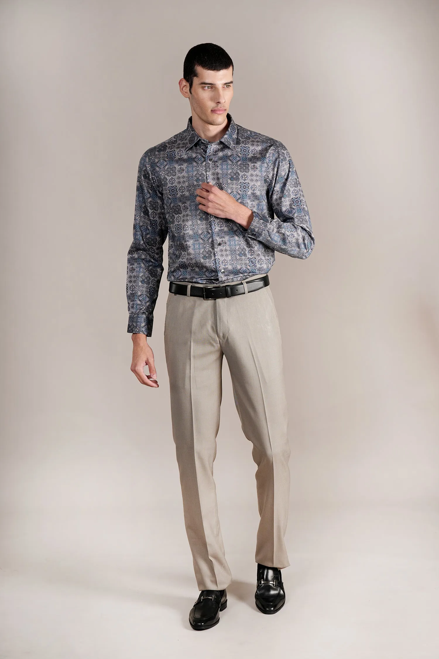 Men's Beige Self Design Non-Pleated Formal Trouser