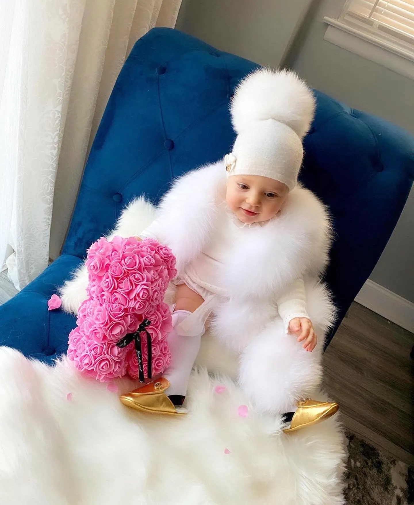 MI LOVES SIGNATURE LUXURIOUS FINE KNIT ANGORA HAT WITH FOX FUR POMPOM (with Bow)