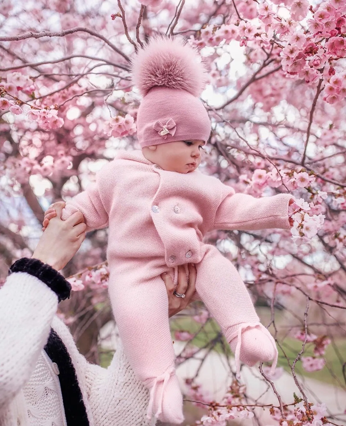 MI LOVES SIGNATURE LUXURIOUS FINE KNIT ANGORA HAT WITH FOX FUR POMPOM (with Bow)