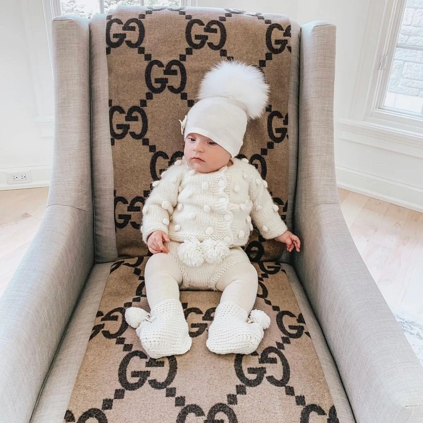 MI LOVES SIGNATURE LUXURIOUS FINE KNIT ANGORA HAT WITH FOX FUR POMPOM (with Bow)