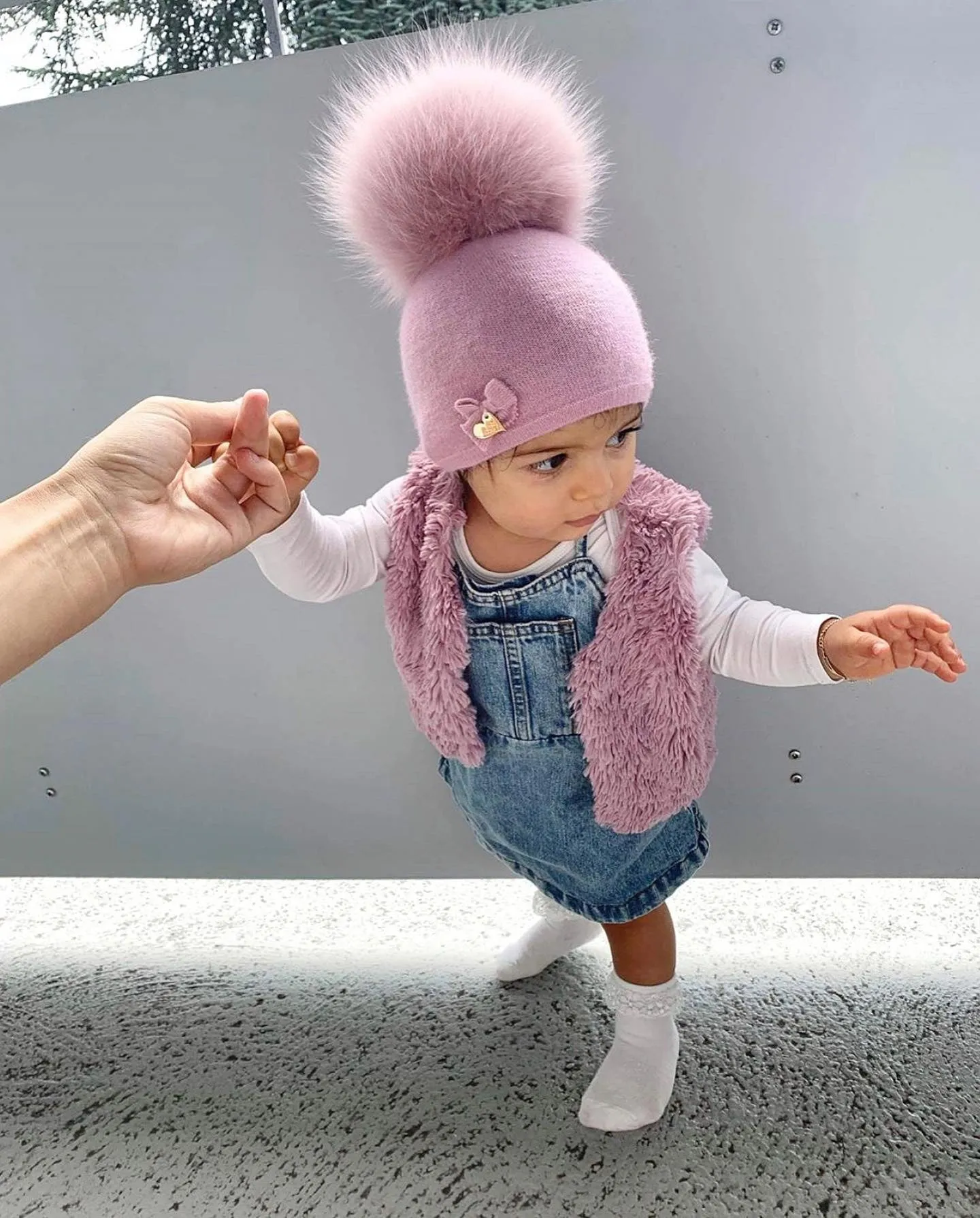 MI LOVES SIGNATURE LUXURIOUS FINE KNIT ANGORA HAT WITH FOX FUR POMPOM (with Bow)