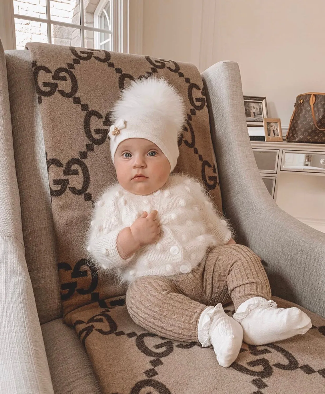MI LOVES SIGNATURE LUXURIOUS FINE KNIT ANGORA HAT WITH FOX FUR POMPOM (with Bow)