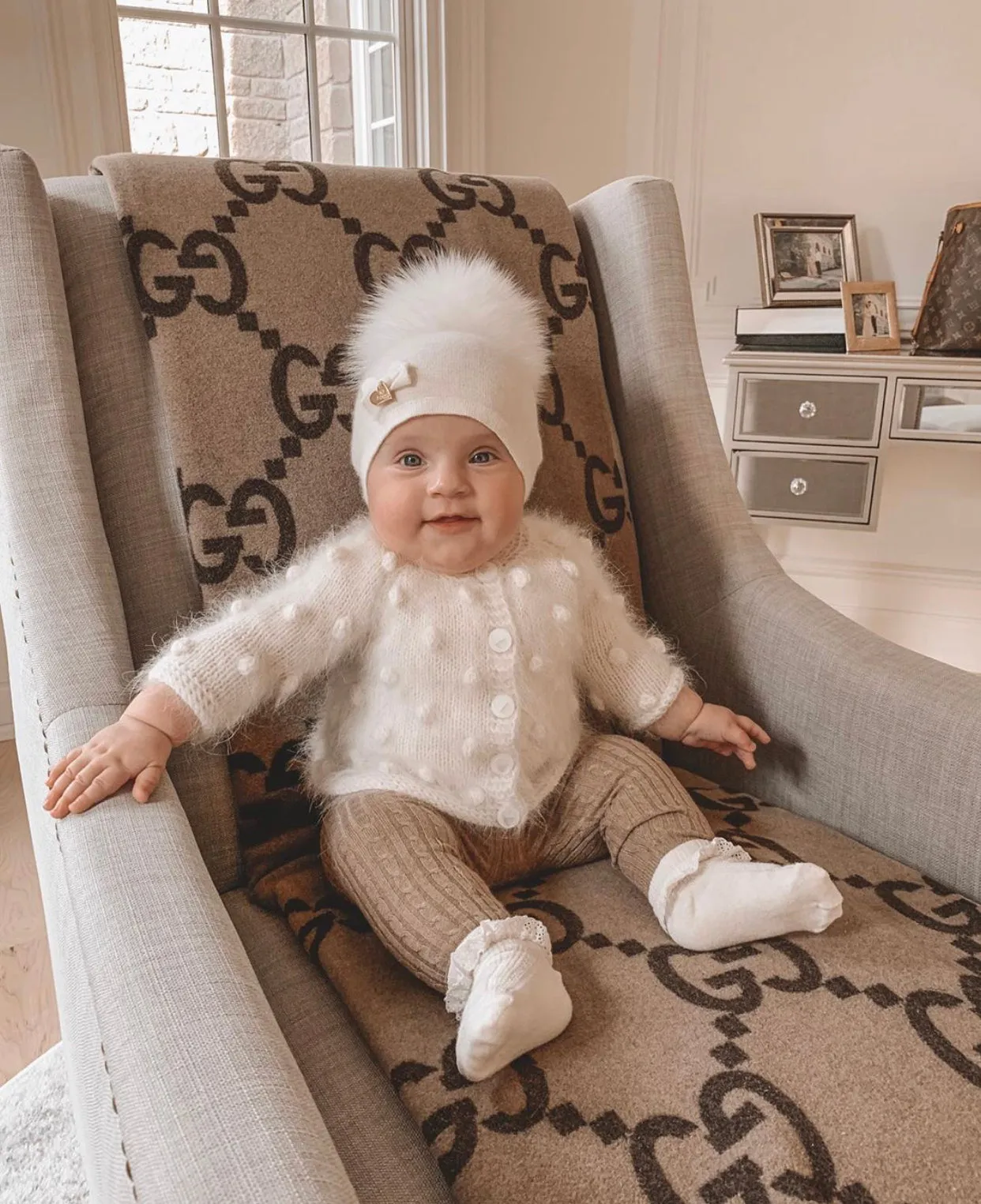 MI LOVES SIGNATURE LUXURIOUS FINE KNIT ANGORA HAT WITH FOX FUR POMPOM (with Bow)