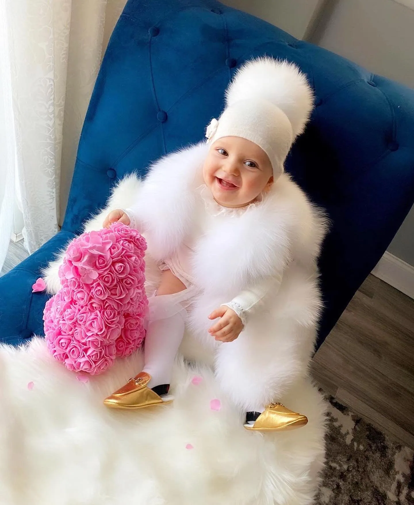 MI LOVES SIGNATURE LUXURIOUS FINE KNIT ANGORA HAT WITH FOX FUR POMPOM (with Bow)