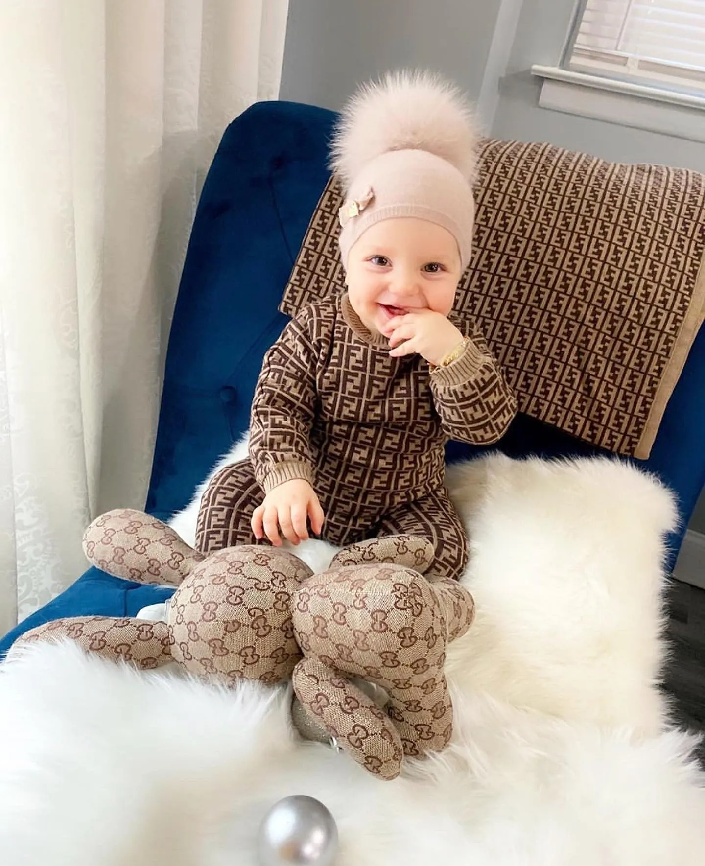 MI LOVES SIGNATURE LUXURIOUS FINE KNIT ANGORA HAT WITH FOX FUR POMPOM (with Bow)