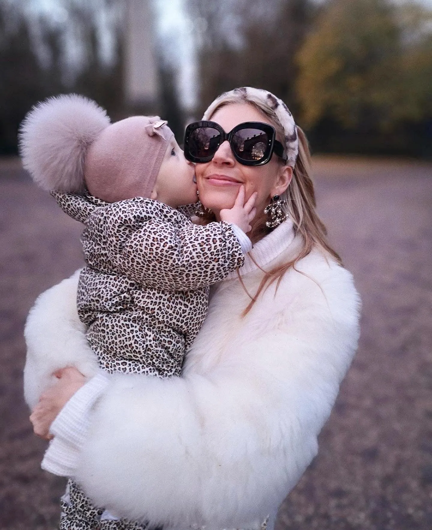 MI LOVES SIGNATURE LUXURIOUS FINE KNIT ANGORA HAT WITH FOX FUR POMPOM (with Bow)