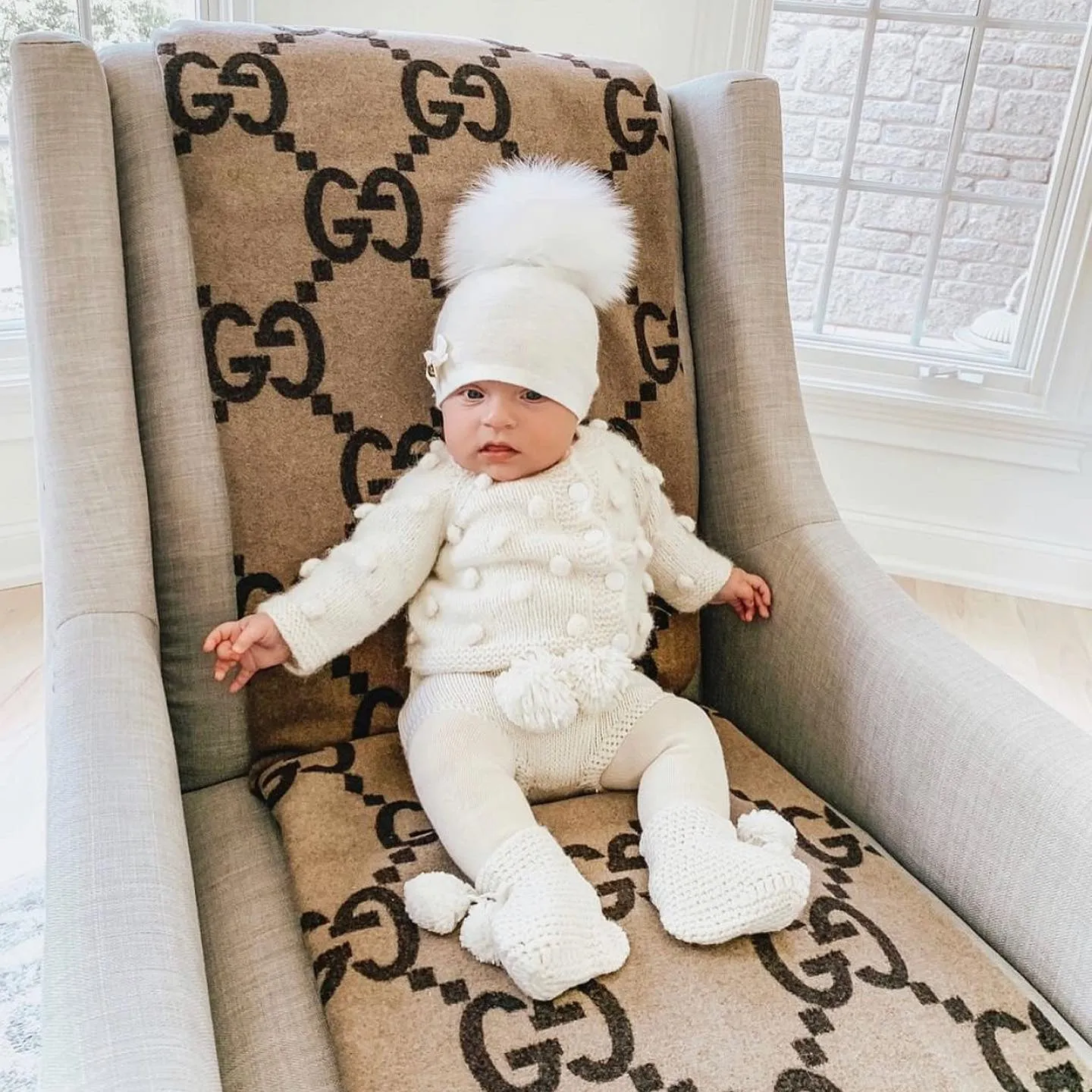 MI LOVES SIGNATURE LUXURIOUS FINE KNIT ANGORA HAT WITH FOX FUR POMPOM (with Bow)