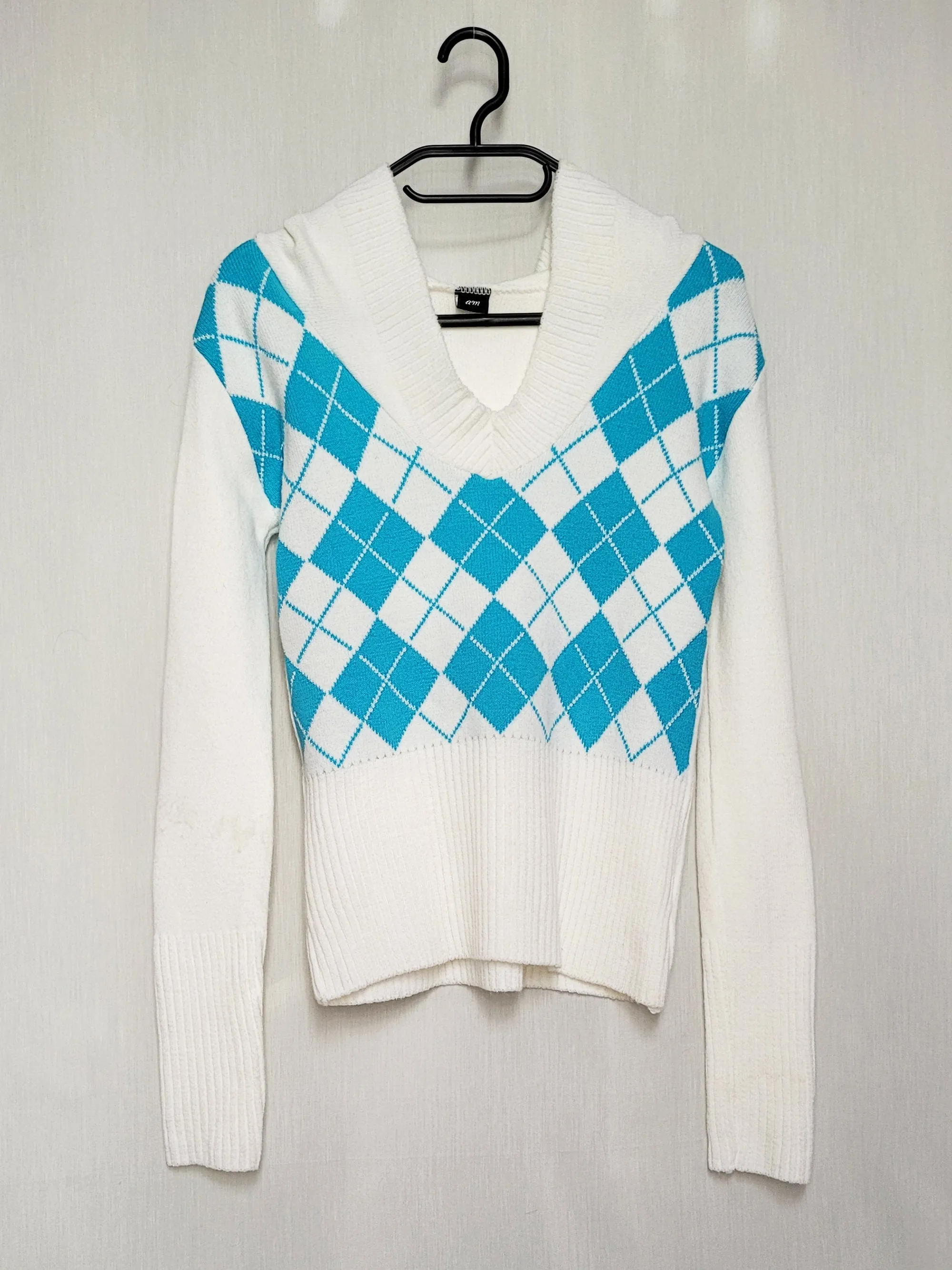 Vintage 90s white & blue argyle print jumper with a hood